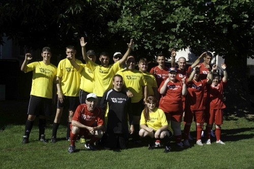 Team in gelb