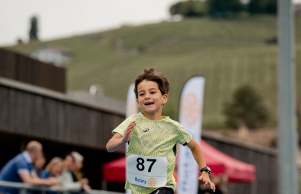Uno sprint per raccogliere più donazioni possibili: grandi e piccoli danno il massimo (Foto: mad)